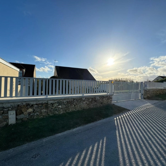 portail et cloture blanc